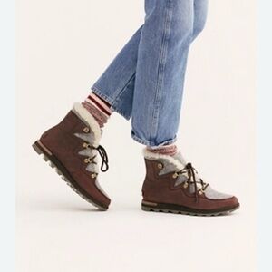 Sorel Sneakchic  Alpine Winter Shoe 6.5